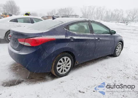 2013 Hyundai Elantra Gls/Limited z USA, uszkodzony, nr VIN 5NPDH4AE2DH155492